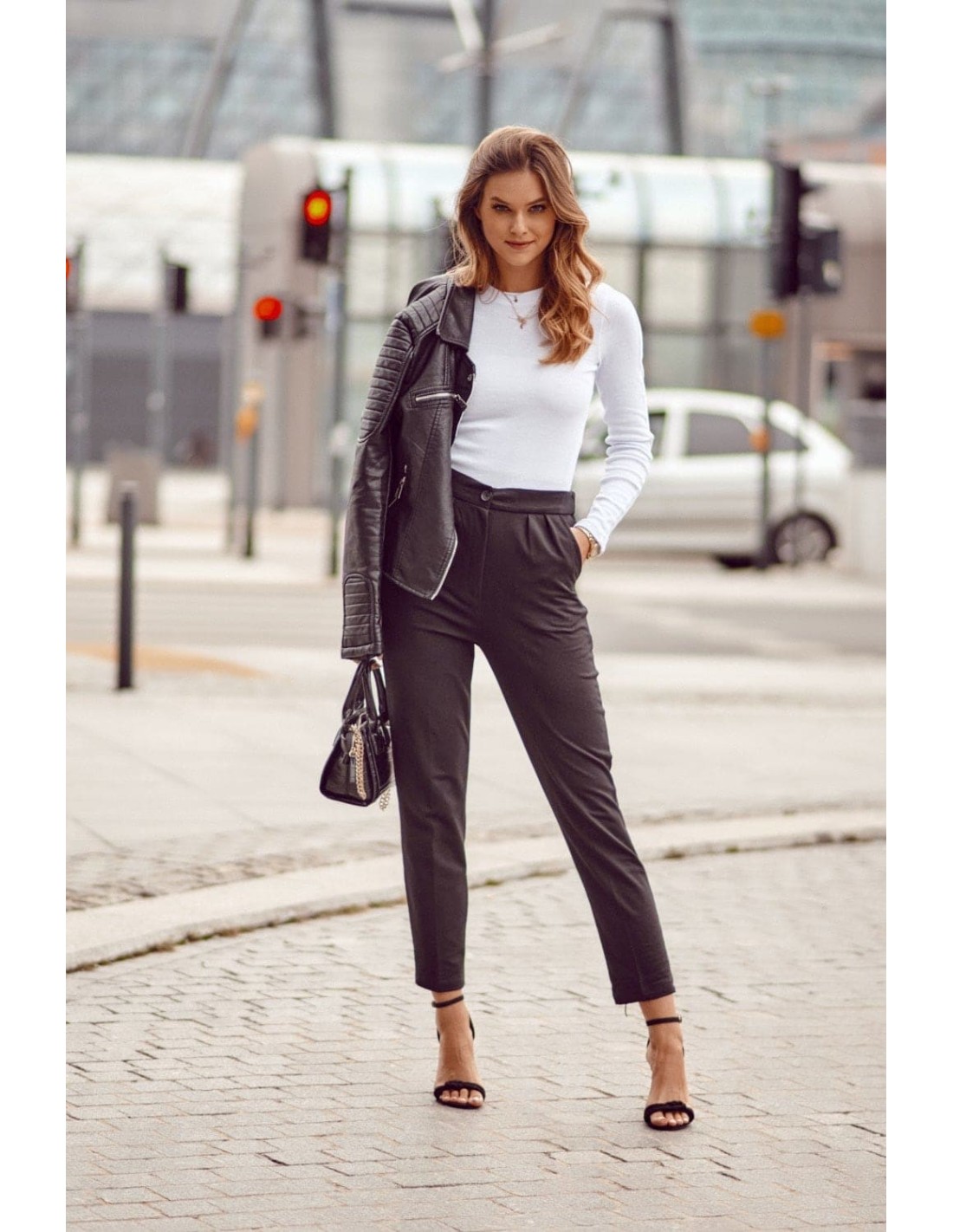 Women\'s set with creased trousers and blouse, black and white FI680 - Online store - Boutique